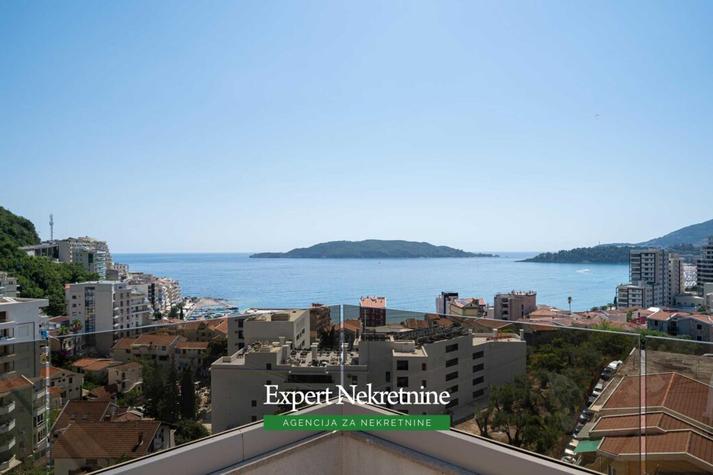 Penthouse for sale in Rafailovici