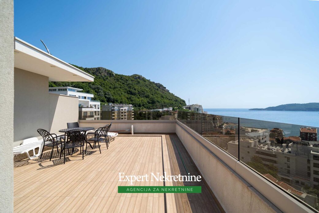 Penthouse for sale in Rafailovici