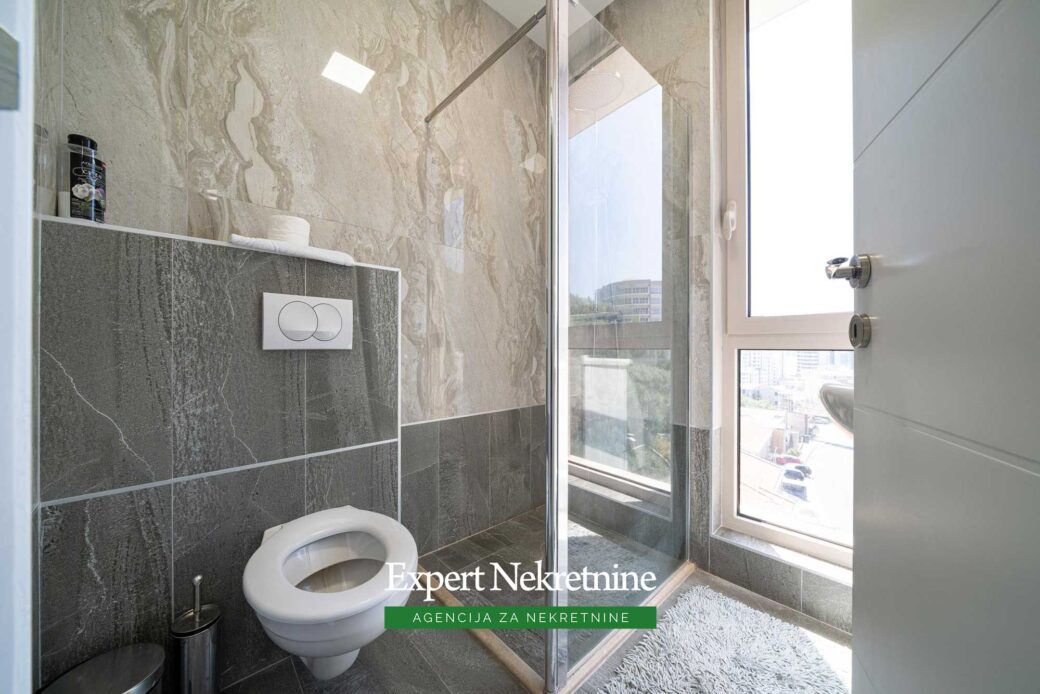 Prodaje se penthouse apartman u Budvi