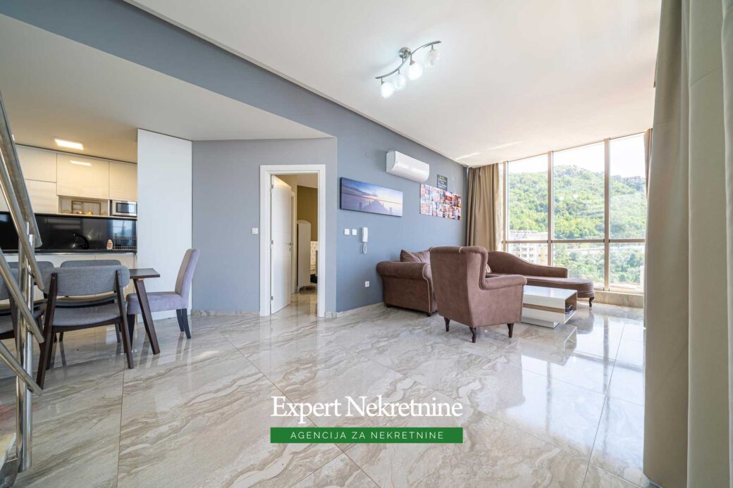 Prodaje se penthouse apartman u Budvi