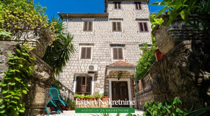 Stone house for sale in Kotor
