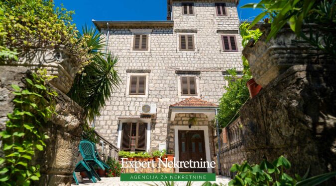 Stone house for sale in Kotor