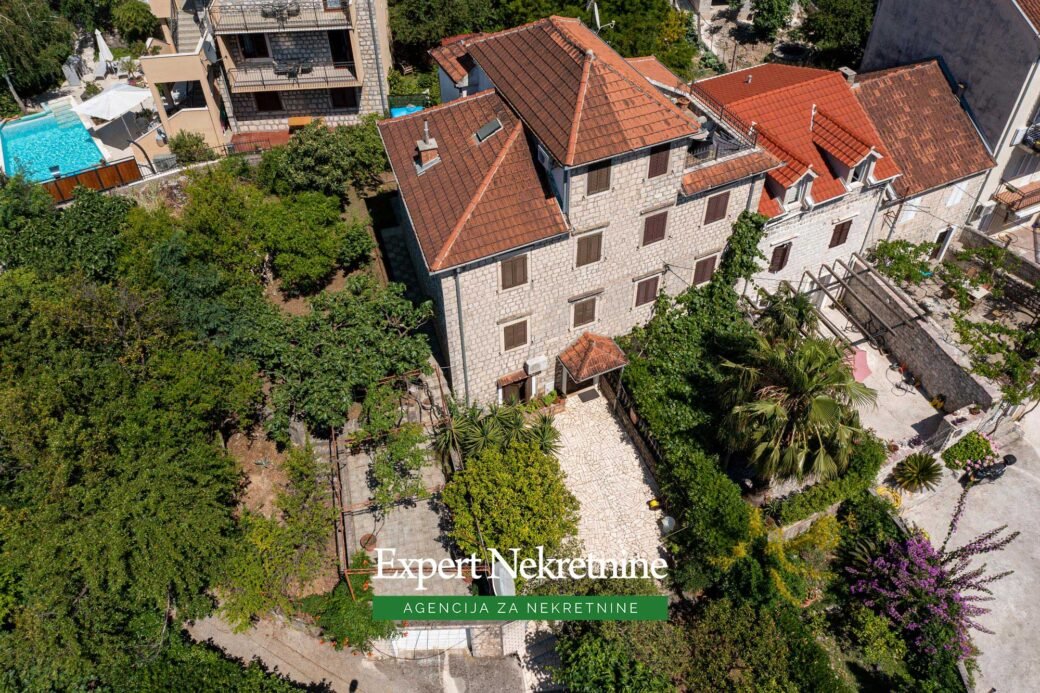 Stone house for sale in Kotor
