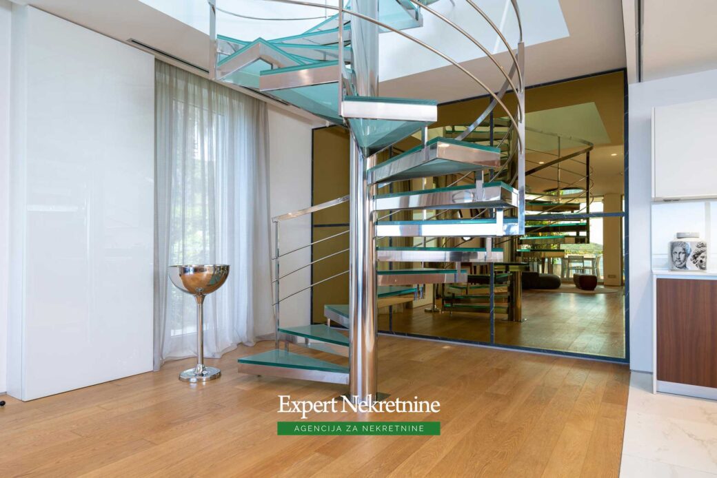 Luksuzni penthouse u Budvi