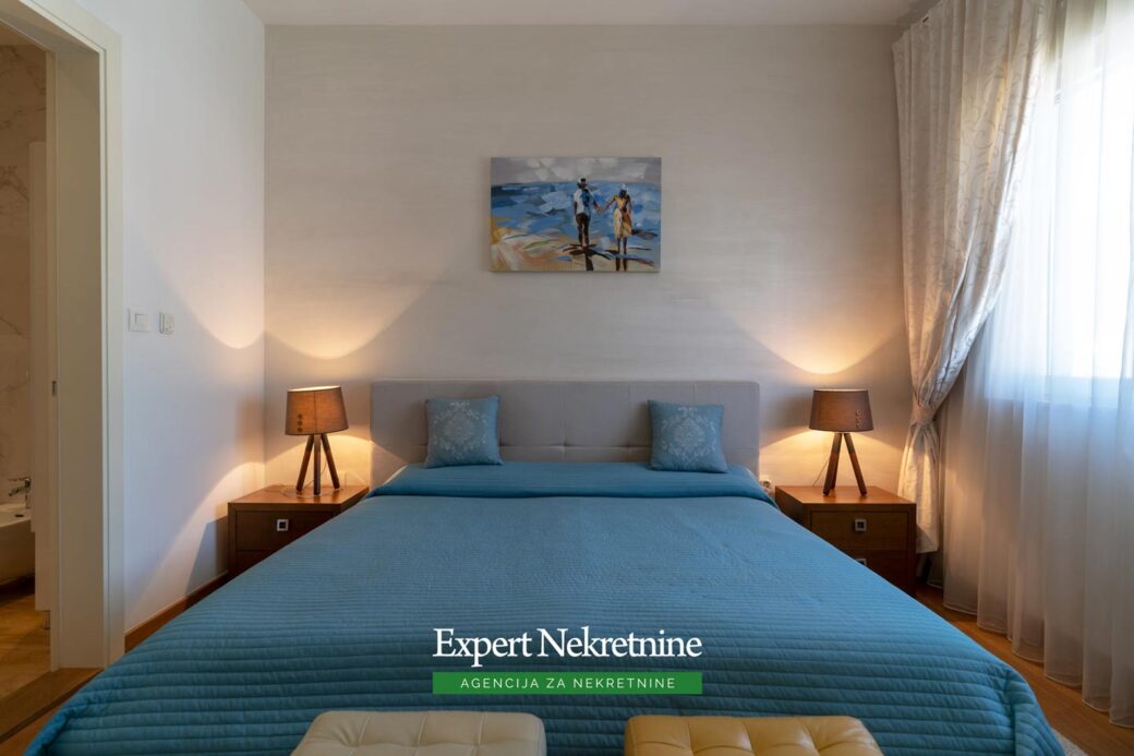 Prodaje se apartman u Budvi