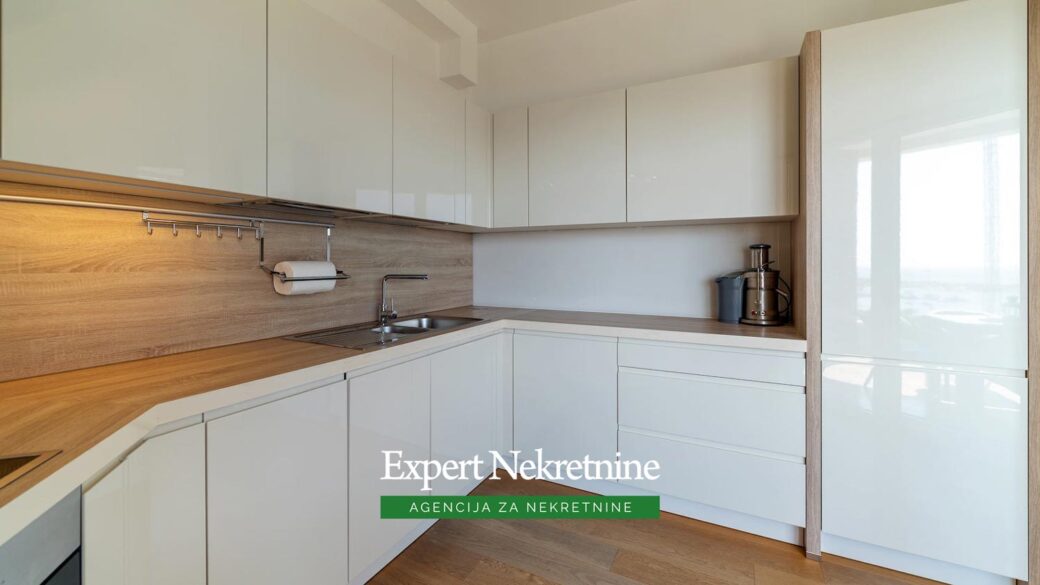 Prodaje se apartman u Budvi