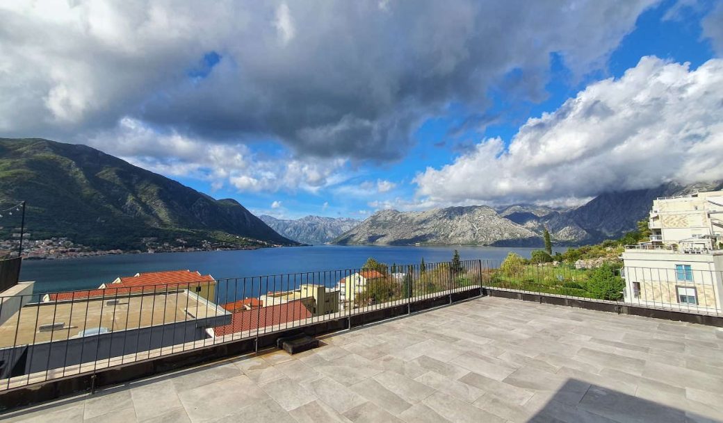 kotor-dobrota-penthouse-three bedroom-200-sqm-montenegro-for-sale-A-01942 (8)