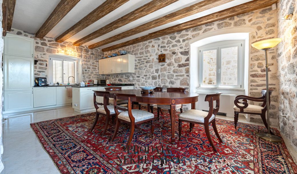 kotor-perast-villa-208-sqm-montenegro-for-sale-V-02548 (14)