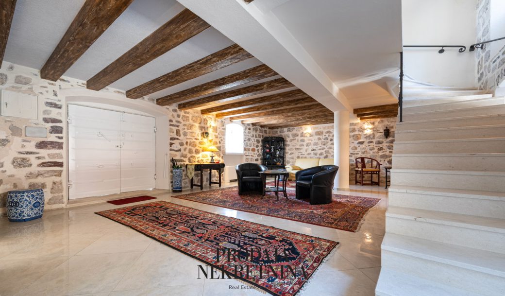 kotor-perast-villa-208-sqm-montenegro-for-sale-V-02548 (36)
