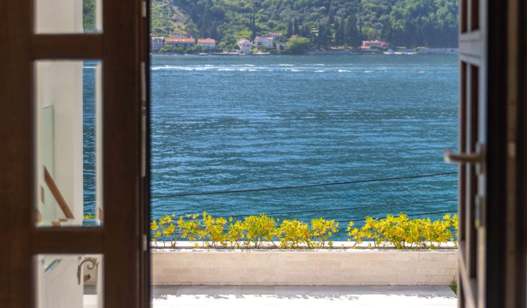 tivat-lepetane-villa-423-sqm-land-plot-550-sqm-montenegro-for-sale-H-02003 (8)