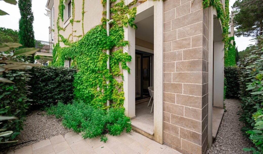 tivat-lustica-bay-apartment-one-bedroom-56-sqm-garden-31-sqm-montenegro-for-sale-A-02667 (4)