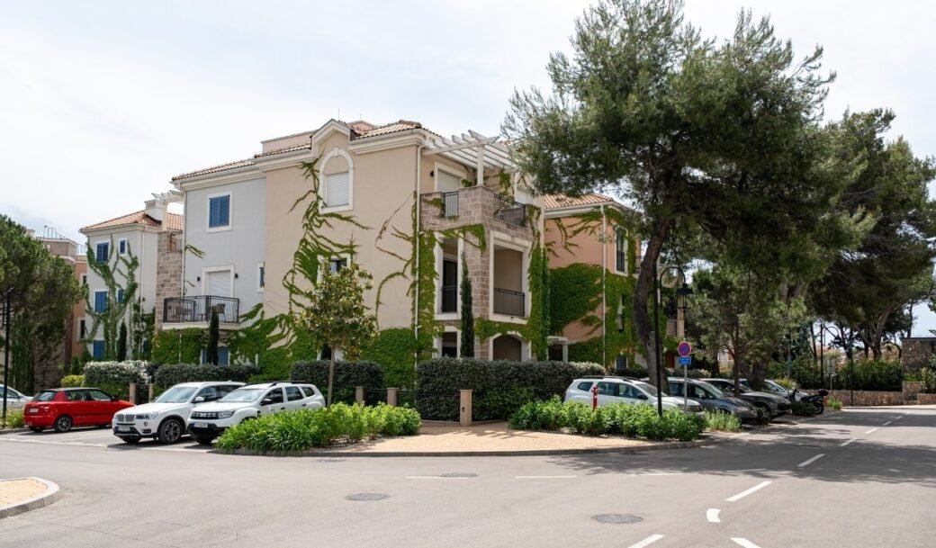 tivat-lustica-bay-apartment-one-bedroom-56-sqm-garden-31-sqm-montenegro-for-sale-A-02667 (6)