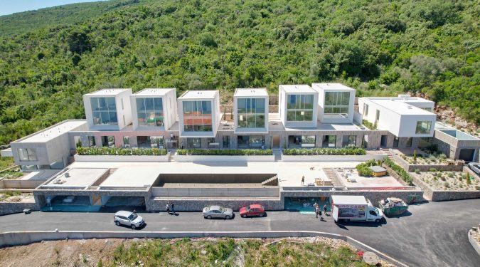 apartman prodaja lustica