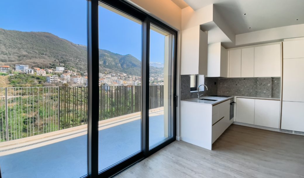 tivat-center-boka-place-apartment-102-sqm-montenegro-for-sale-A-02783 (24)