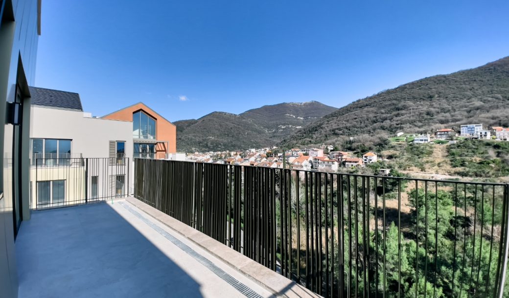 tivat-center-boka-place-apartment-102-sqm-montenegro-for-sale-A-02783 (25)