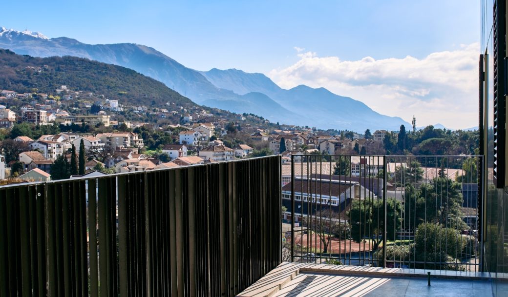 tivat-center-boka-place-apartment-102-sqm-montenegro-for-sale-A-02783 (26)