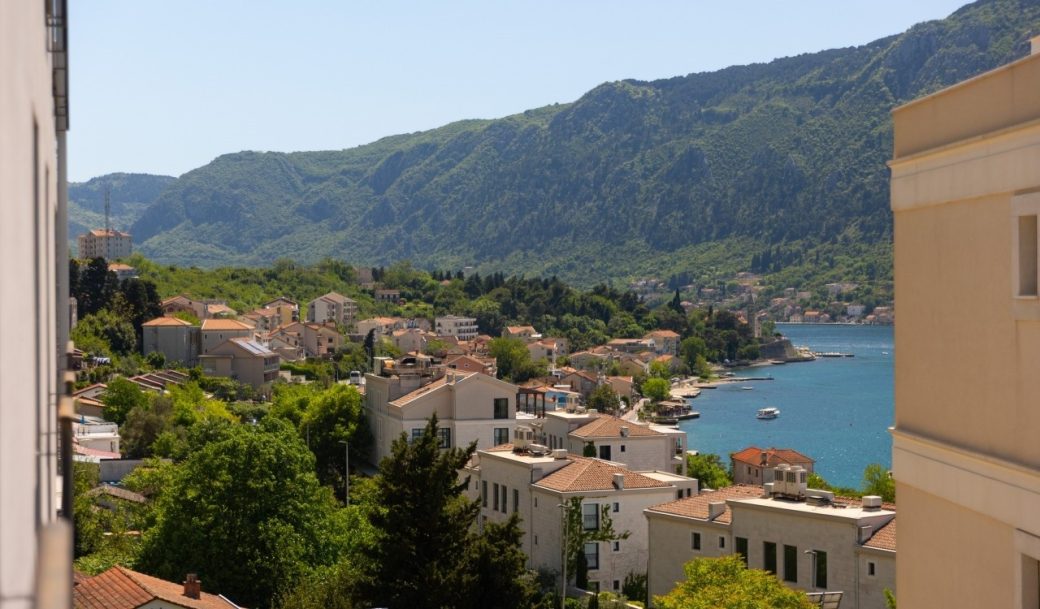 kotor-dobrota-apartment-one-bedroom-52-sqm-montenegro-for-sale-A-02808 (10)