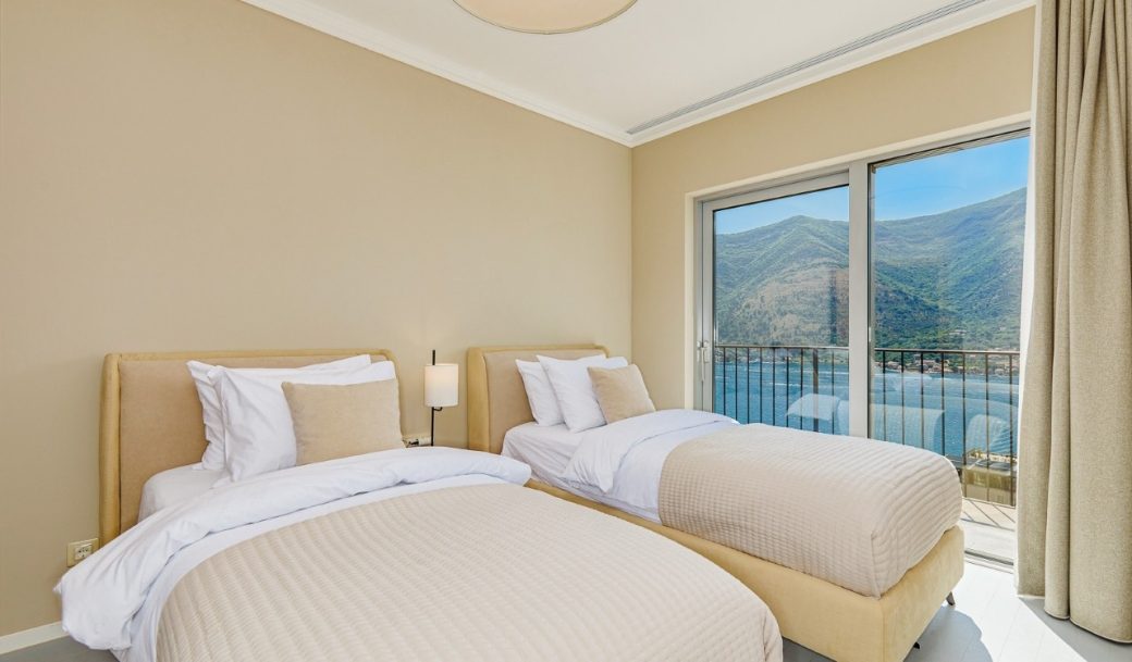 kotor-dobrota-apartment-three-bedroom-158-sqm-montenegro-for-sale-A-02830 (11)