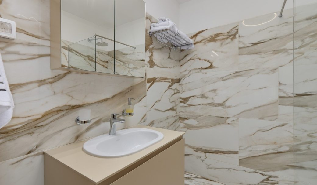 kotor-dobrota-apartment-three-bedroom-158-sqm-montenegro-for-sale-A-02830 (8)