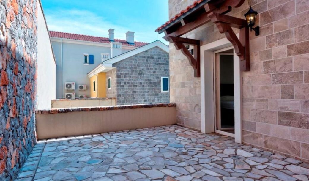 tivat-lustica-bay-apartment-two-bedroom-montenegro-for-sale-A-00079 (3)