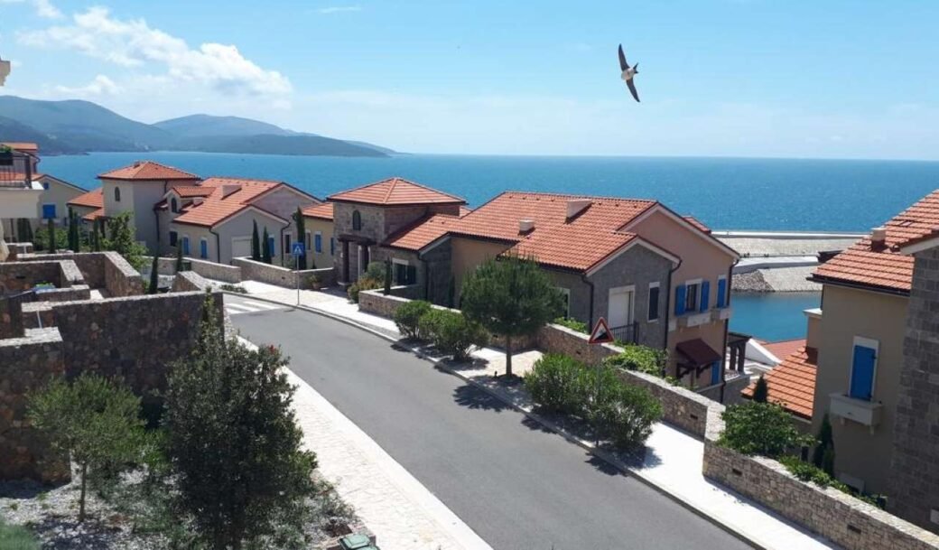 tivat-lustica-bay-apartment-two-bedroom-montenegro-for-sale-A-00079 (4)