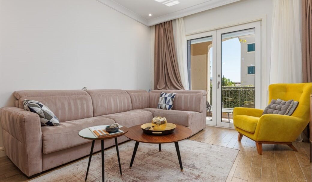 tivat-lustica-bay-centrale-apartment-50-sqm-courtyard-23-sqm-montenegro-for-sale-A-02986 (18)