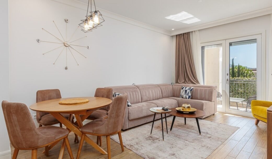 tivat-lustica-bay-centrale-apartment-50-sqm-courtyard-23-sqm-montenegro-for-sale-A-02986 (2)