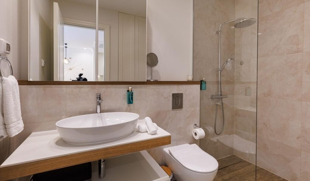 tivat-lustica-bay-centrale-apartment-courtyard-montenegro-for-sale-A-02986 (8)