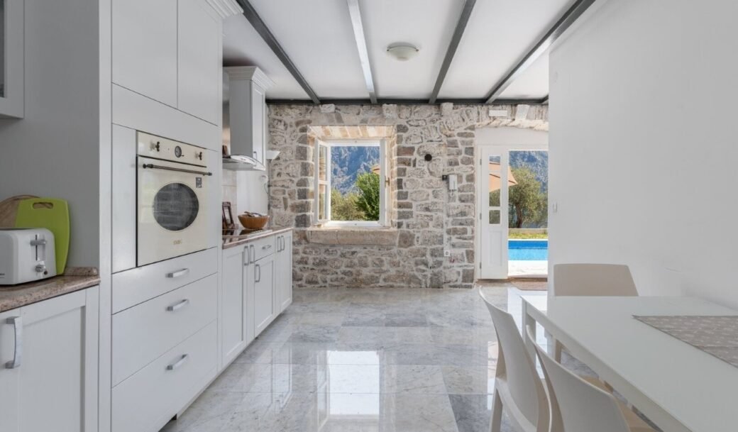 kotor-prcanj-houses-stone-800-sqm-land-plot-9000-sqm-montenegro-for-sale-H-03010 (11)