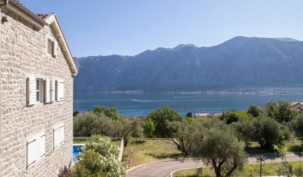 kotor-prcanj-houses-stone-800-sqm-land-plot-9000-sqm-montenegro-for-sale-H-03010 (14)