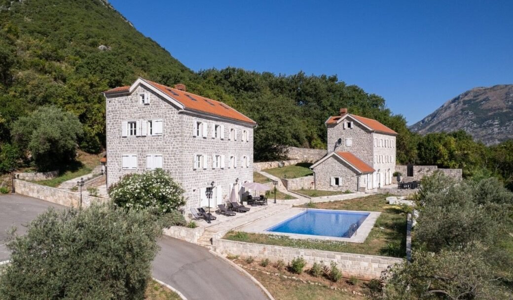 kotor-prcanj-houses-stone-800-sqm-land-plot-9000-sqm-montenegro-for-sale-H-03010 (15)