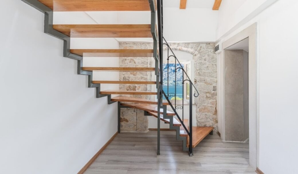 kotor-prcanj-houses-stone-800-sqm-land-plot-9000-sqm-montenegro-for-sale-H-03010 (2)