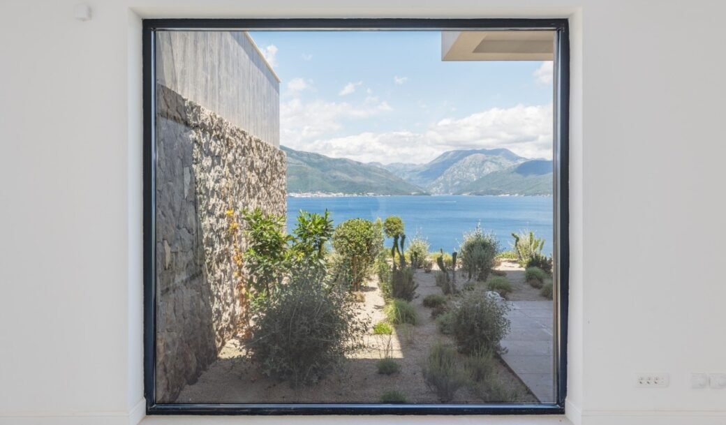 tivat-krasici-villa-328-sqm-land-plot-680-sqm-montenegro-for-sale-V-02977 (31)