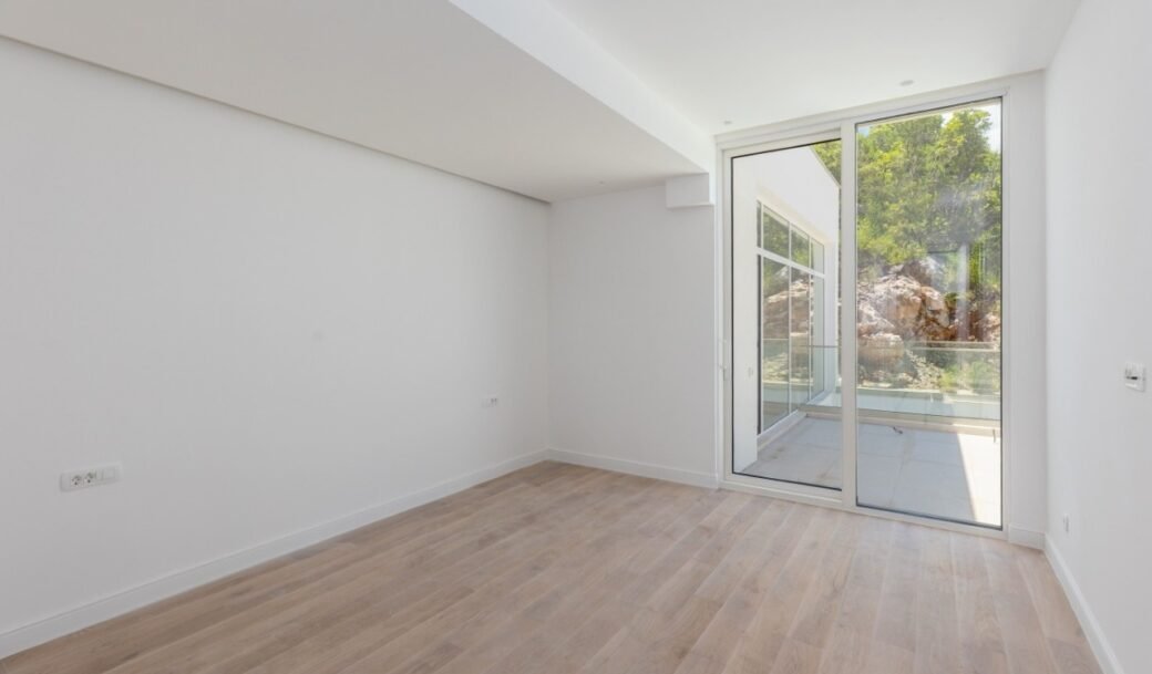 tivat-krasici-villa-328-sqm-land-plot-680-sqm-montenegro-for-sale-V-02977 (37)