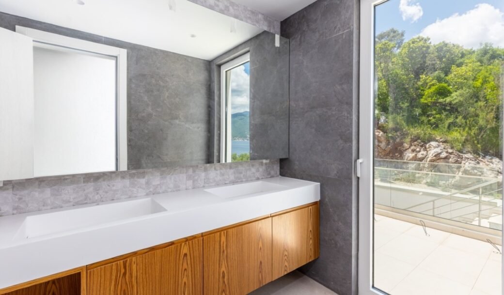 tivat-krasici-villa-328-sqm-land-plot-680-sqm-montenegro-for-sale-V-02977 (41)