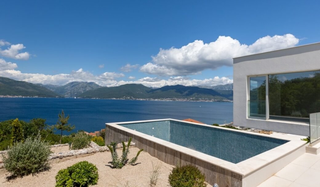 tivat-krasici-villa-328-sqm-land-plot-680-sqm-montenegro-for-sale-V-02977 (44)