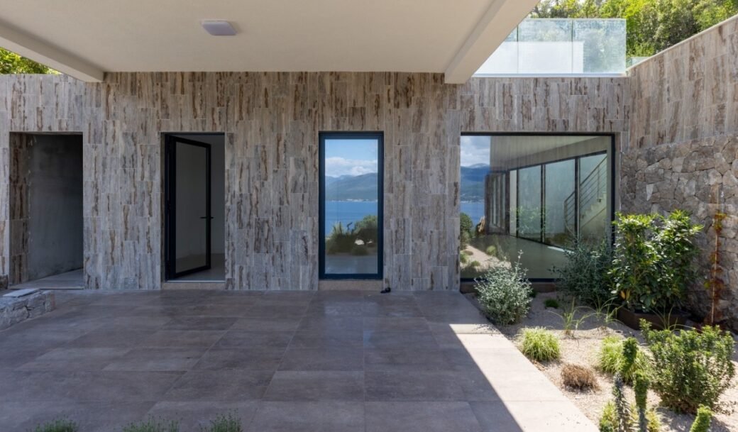 tivat-krasici-villa-328-sqm-land-plot-680-sqm-montenegro-for-sale-V-02977 (47)