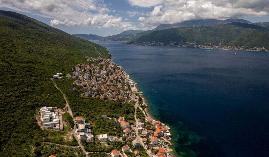 tivat-krasici-villa-328-sqm-land-plot-680-sqm-montenegro-for-sale-V-02977 (53)