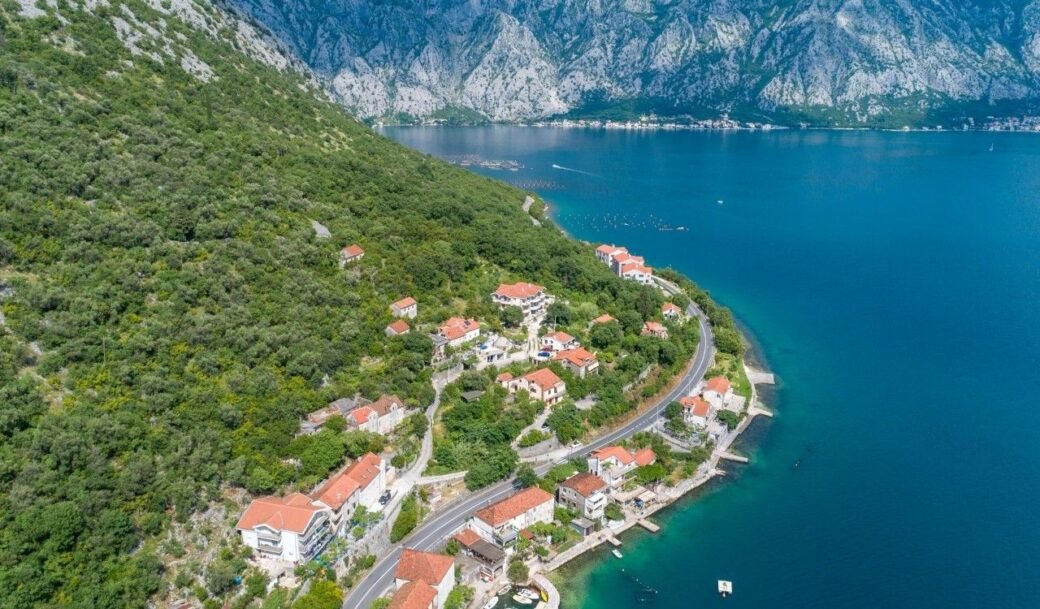 kotor-drazin-vrt-stone-houses-62-sqm-56-sqm-land-plot-1938-sqm-montenegro-for-sale-H-03049 (7)