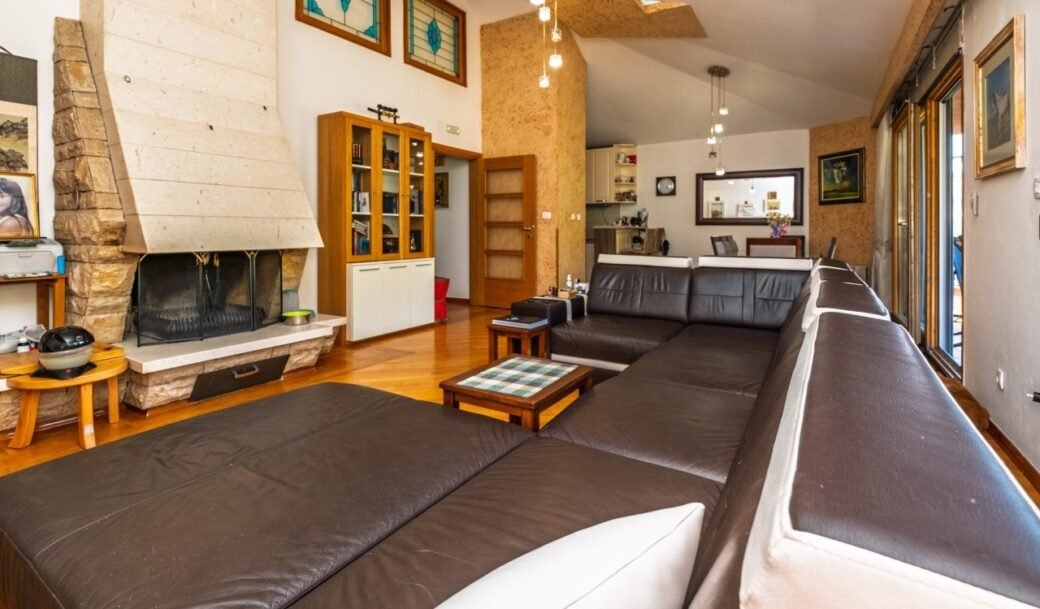 podgorica-centar-apartment-three-bedroom-136-sqm-montenegro-for-sale-A-02938 (2)