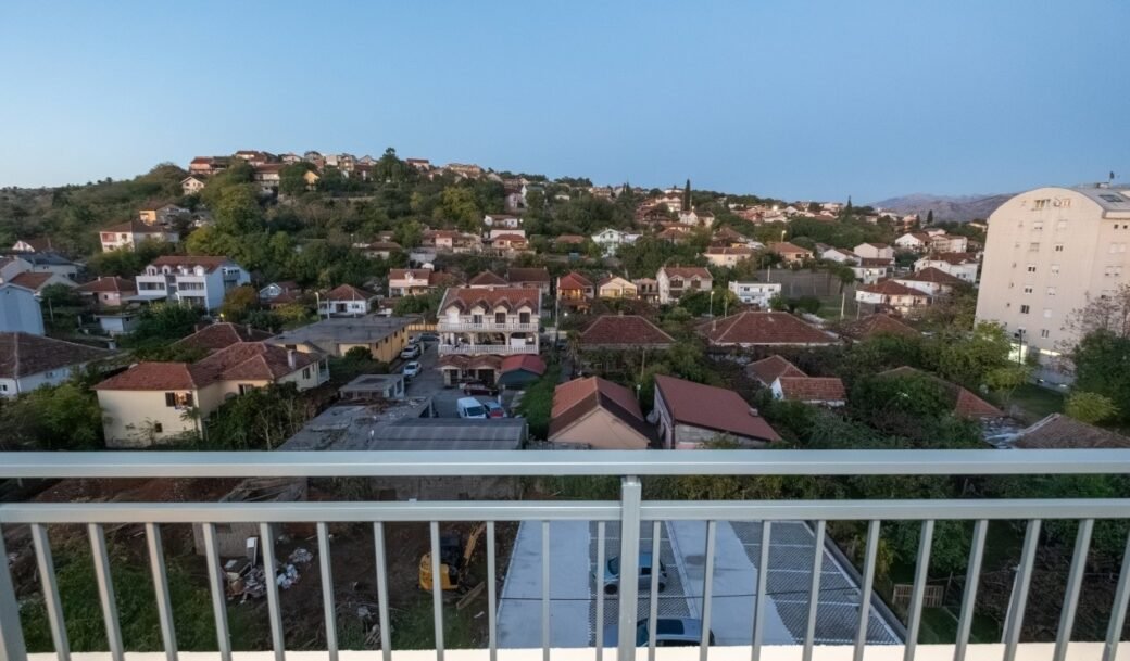 podgorica-preko-morace-apartment-penthouse-three-bedroom-163-sqm-montenegro-for-rent-A-03000 (18)
