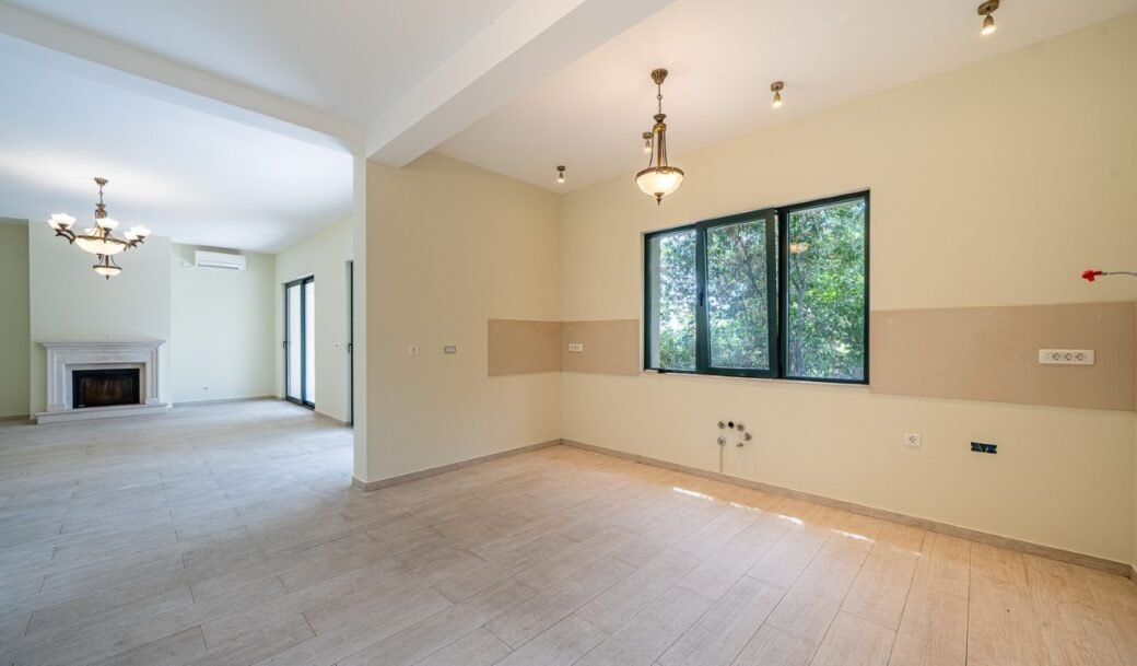 tivat-donja-lastva-villa-three-bedroom-240-sqm-montenegro-for-sale-V-03085 (10)