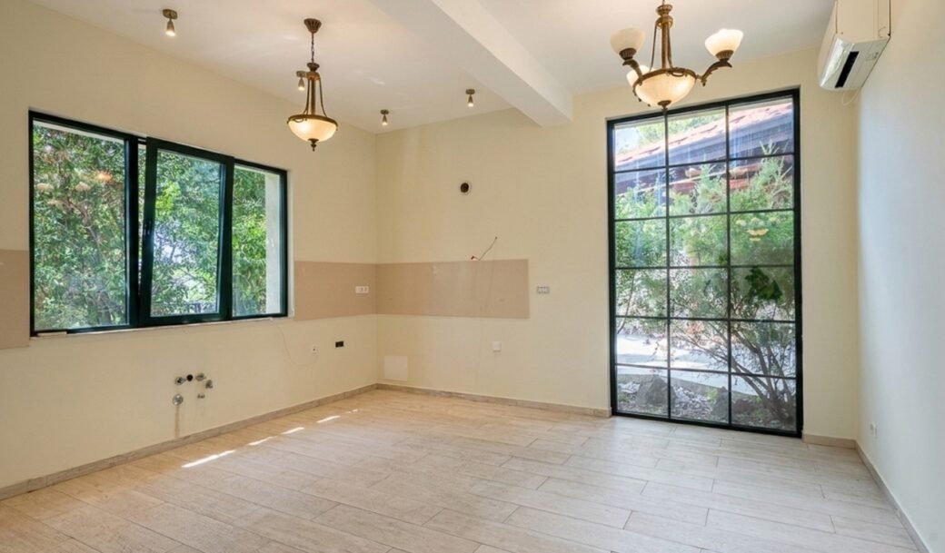 tivat-donja-lastva-villa-three-bedroom-240-sqm-montenegro-for-sale-V-03085 (11)
