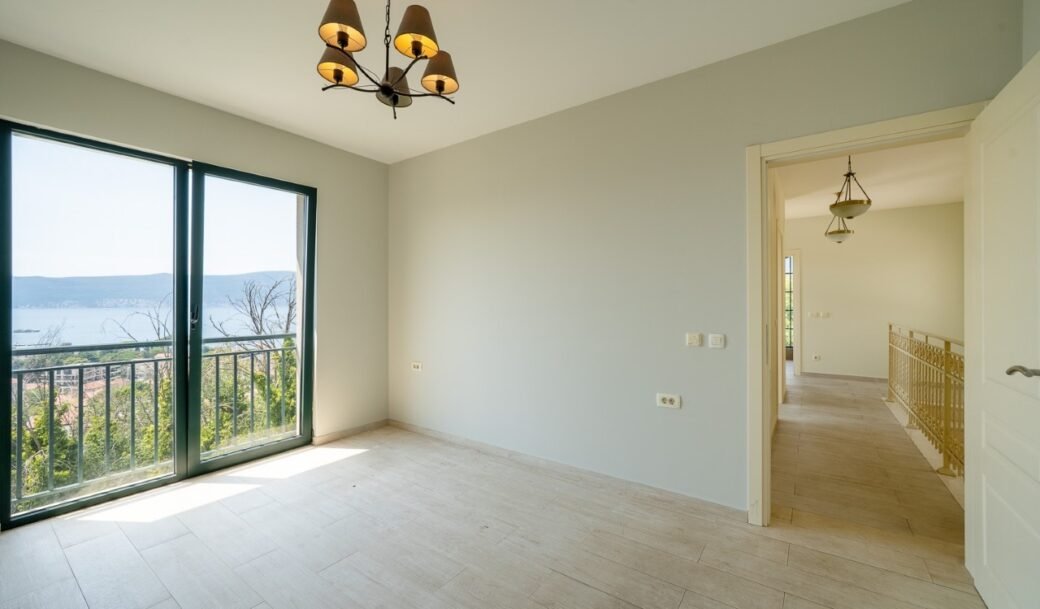 tivat-donja-lastva-villa-three-bedroom-240-sqm-montenegro-for-sale-V-03085 (18)