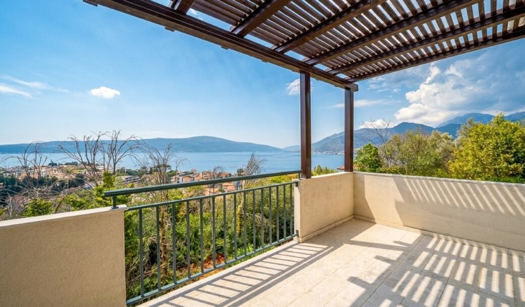 tivat-donja-lastva-villa-three-bedroom-240-sqm-montenegro-for-sale-V-03085 (22)