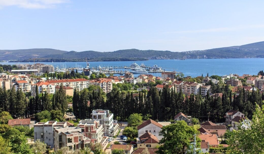 tivat-donja-lastva-villa-three-bedroom-240-sqm-montenegro-for-sale-V-03085 (23)