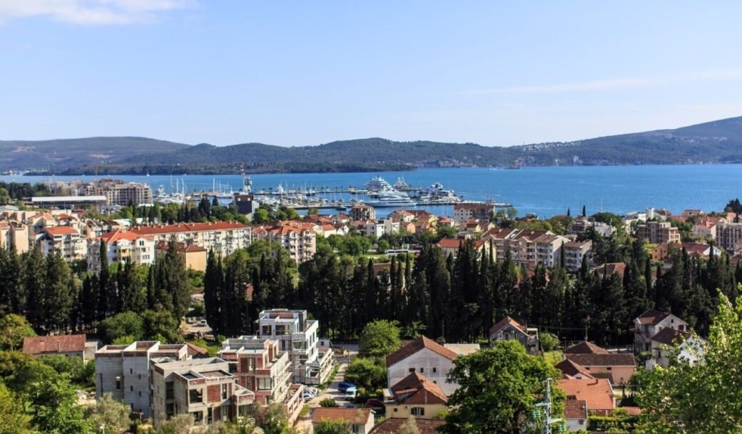 tivat-donja-lastva-villa-three-bedroom-240-sqm-montenegro-for-sale-V-03085 (3)