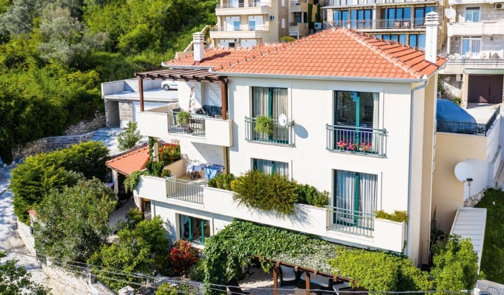 tivat-donja-lastva-villa-three-bedroom-240-sqm-montenegro-for-sale-V-03085 (4)