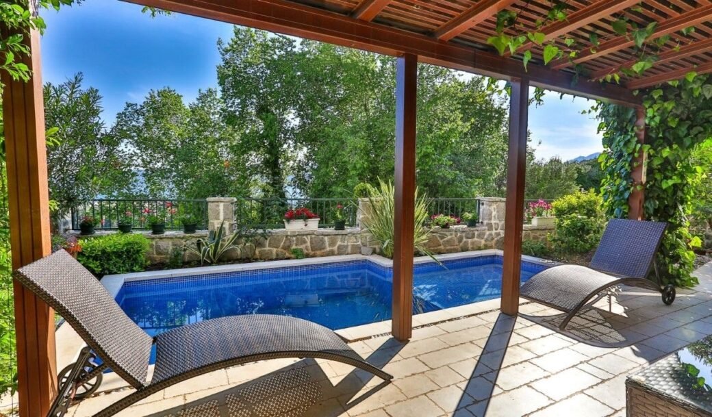 tivat-donja-lastva-villa-three-bedroom-240-sqm-montenegro-for-sale-V-03085 (5)