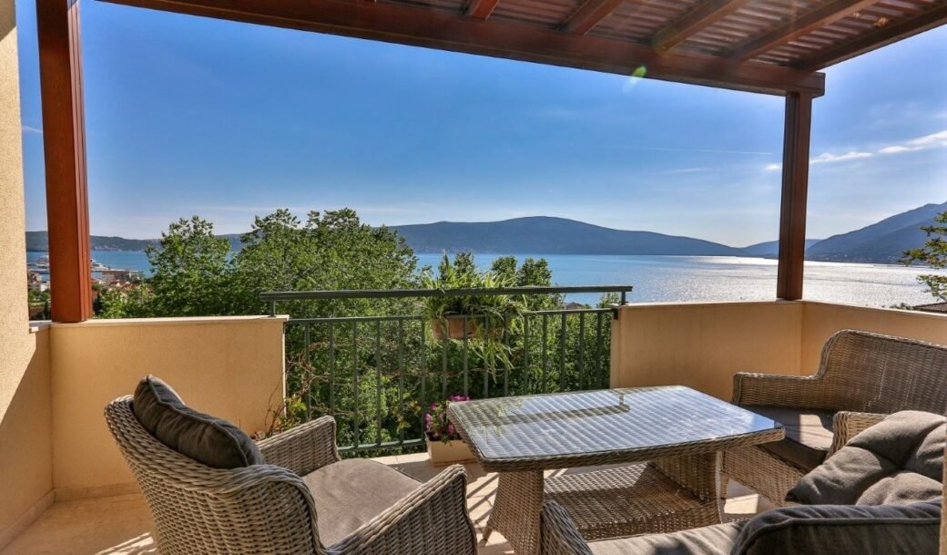 tivat-donja-lastva-villa-three-bedroom-240-sqm-montenegro-for-sale-V-03085 (6)